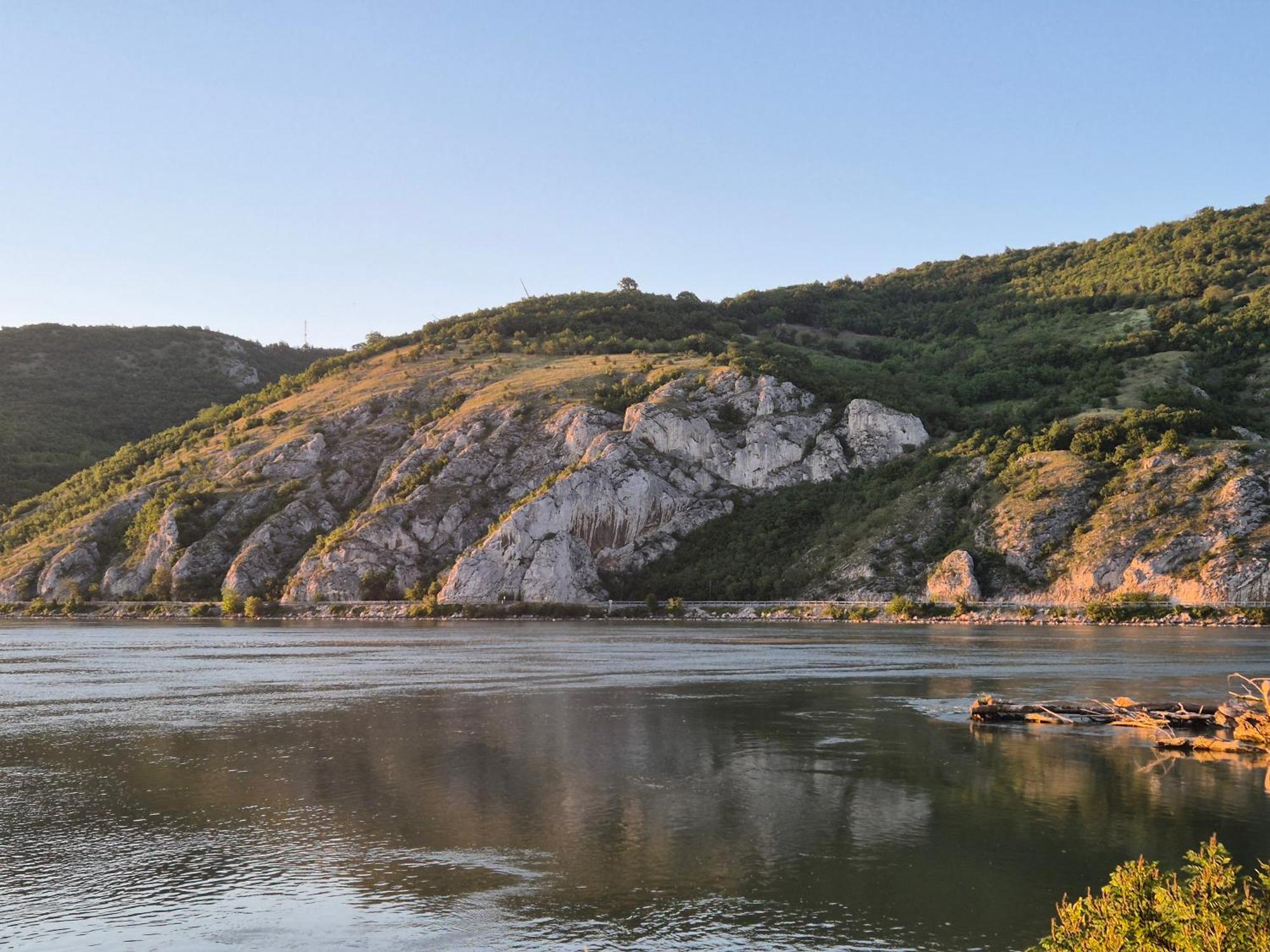 Apartment Dedine Golubac Buitenkant foto