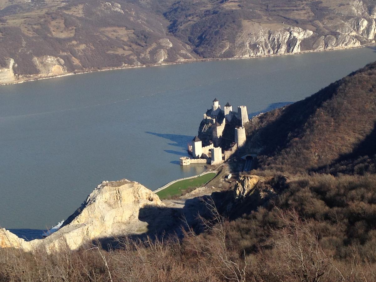 Apartment Dedine Golubac Buitenkant foto