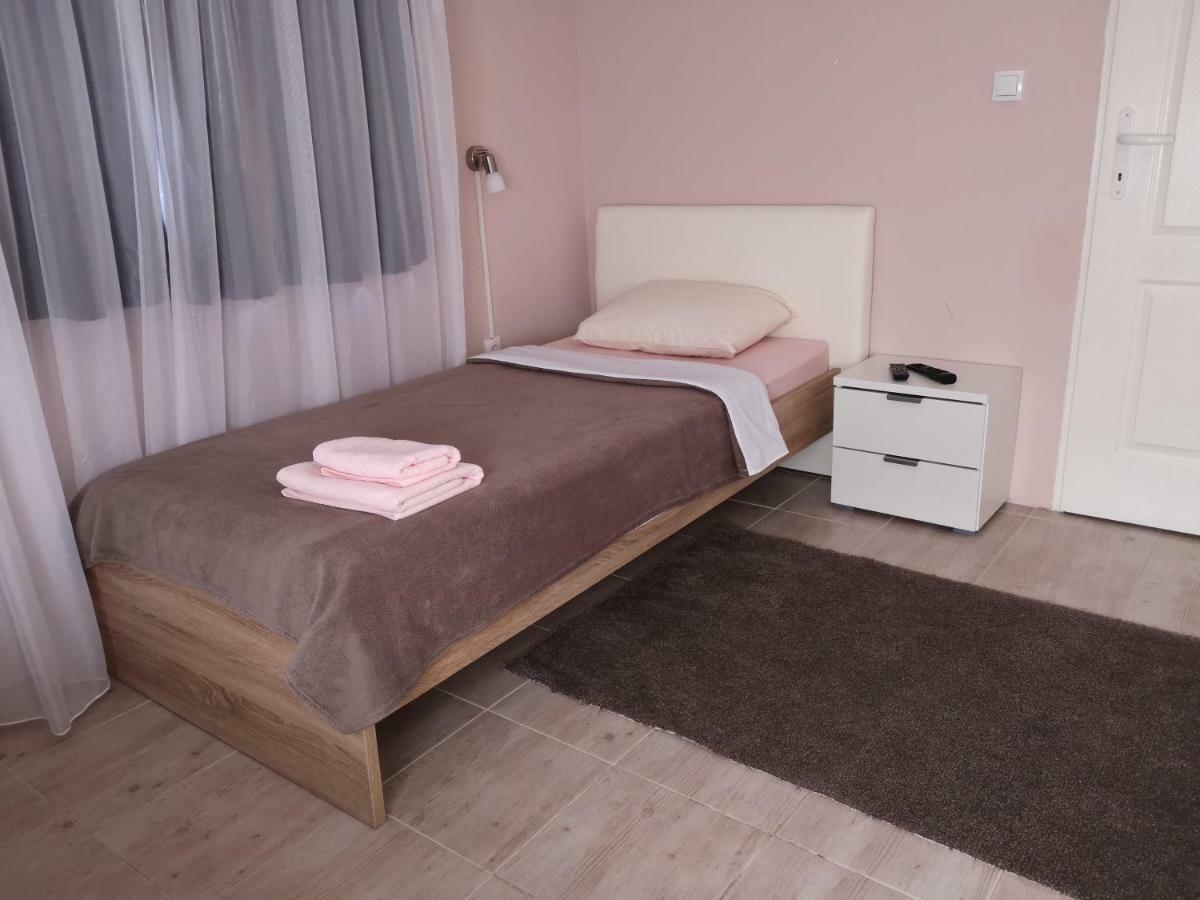Apartment Dedine Golubac Buitenkant foto