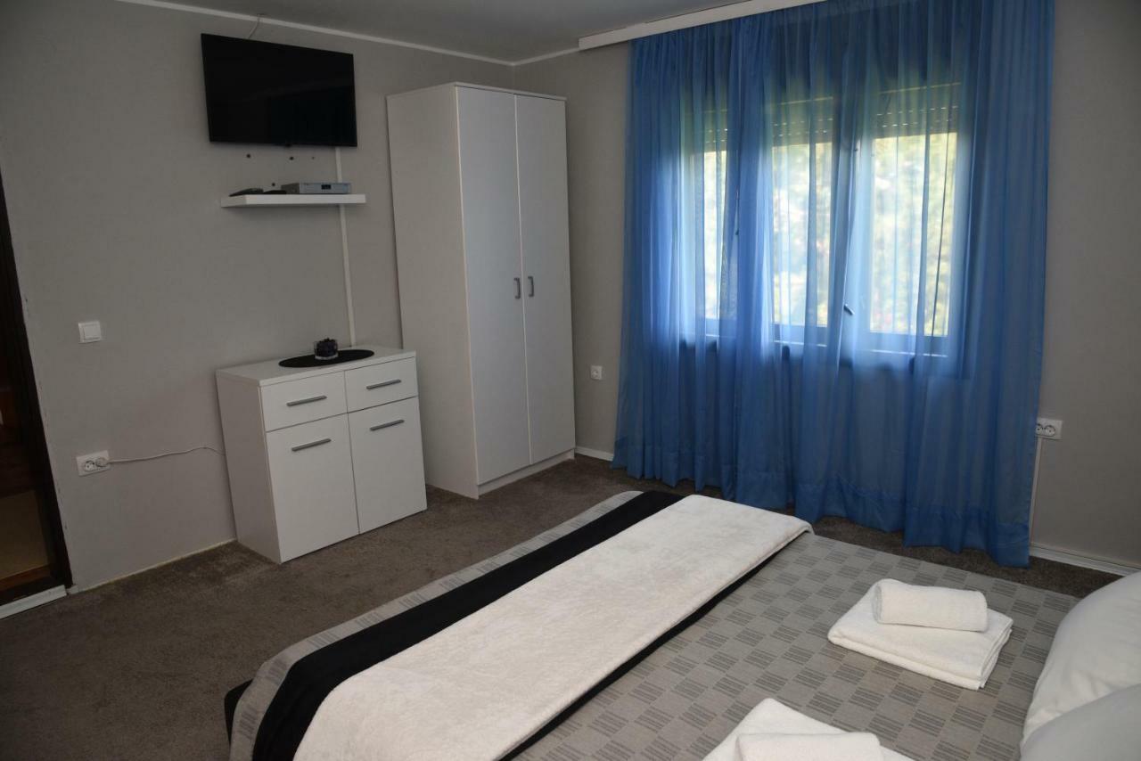Apartment Dedine Golubac Buitenkant foto