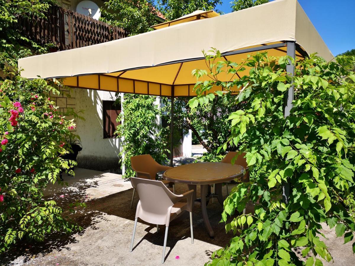 Apartment Dedine Golubac Buitenkant foto